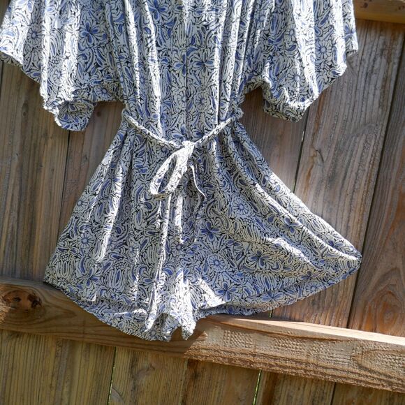 Anthropologie Breezy Lounge Romper Shorts Blue Floral Short Sleeve Small Modal - Picture 2 of 9